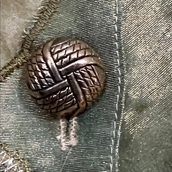 THE TRAVEL COLLECTION silk Embroidered button up Floral JACKET. 1X - Picture 3 of 6